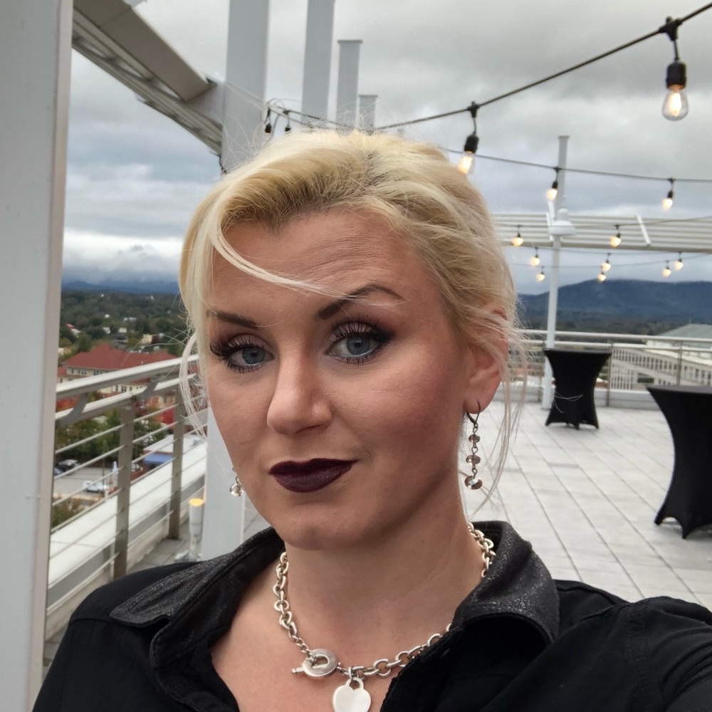 Meet your Posher, Olivia